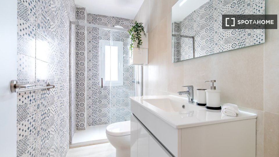 Apartment Madrid, 4 beds, 60m² — photo 3