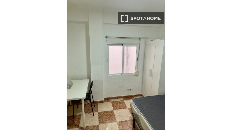 Double room Granada, 4 beds, 120m² — photo 3