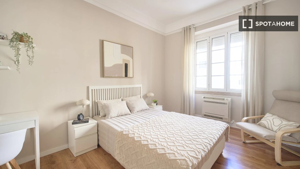 Double room Lisbon, 9 beds — photo 1