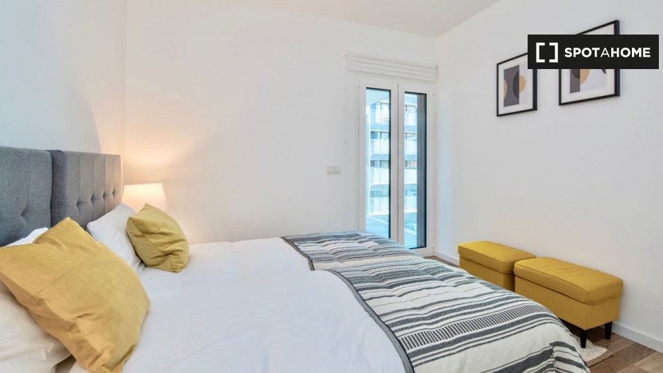 Apartment Lisbon, 2 beds, 130m² — photo 19