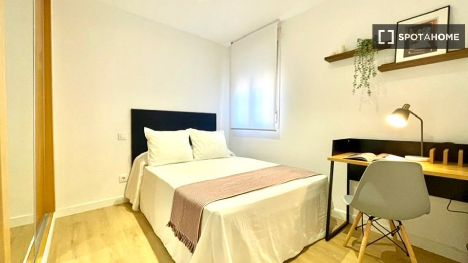 Double room Madrid, 18 beds — photo 12