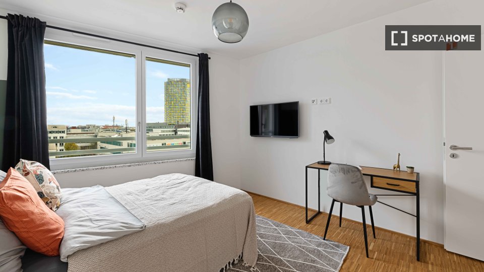 Double room Munich, 4 beds, 92m² — photo 8