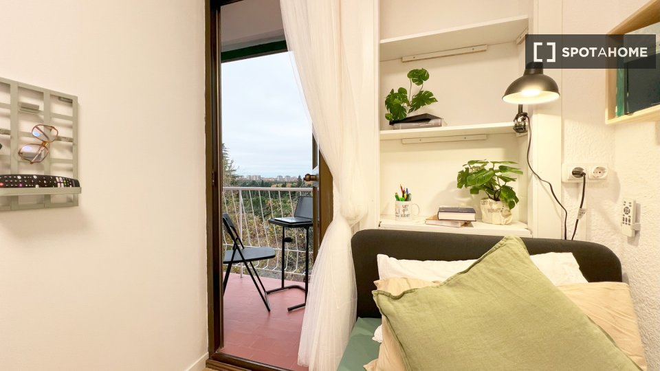 Double room Madrid, 5 beds — photo 11