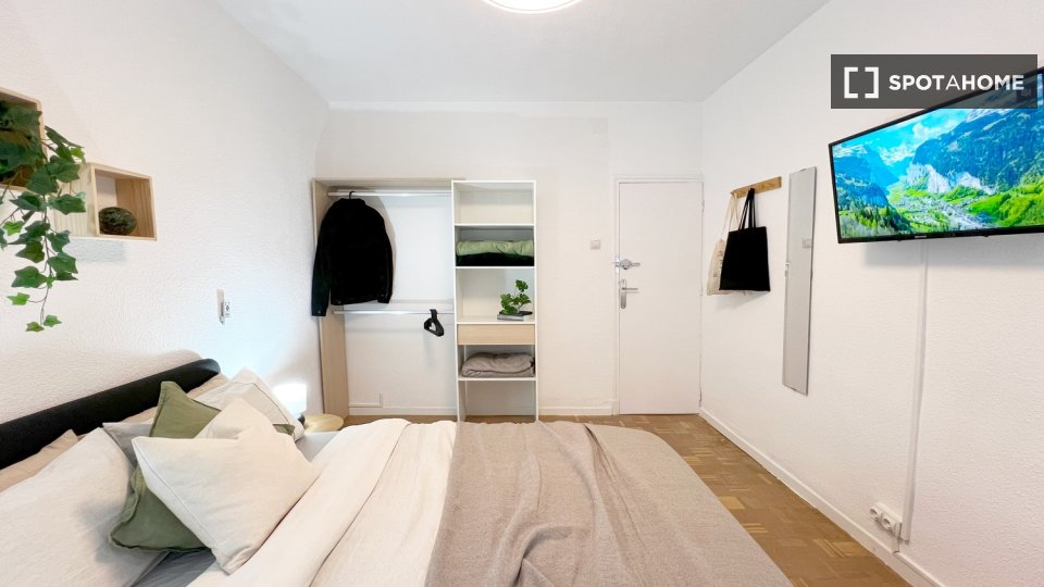 Double room Madrid, 5 beds — photo 2
