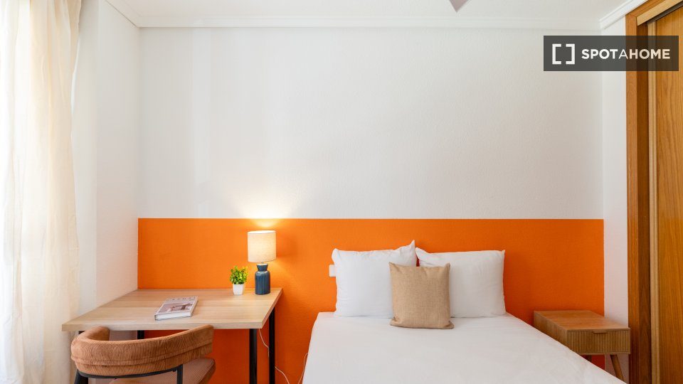 Double room Madrid, 5 beds — photo 12