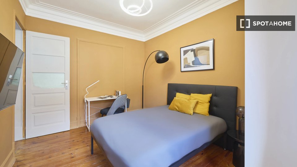 Double room Lisbon, 4 beds — photo 13