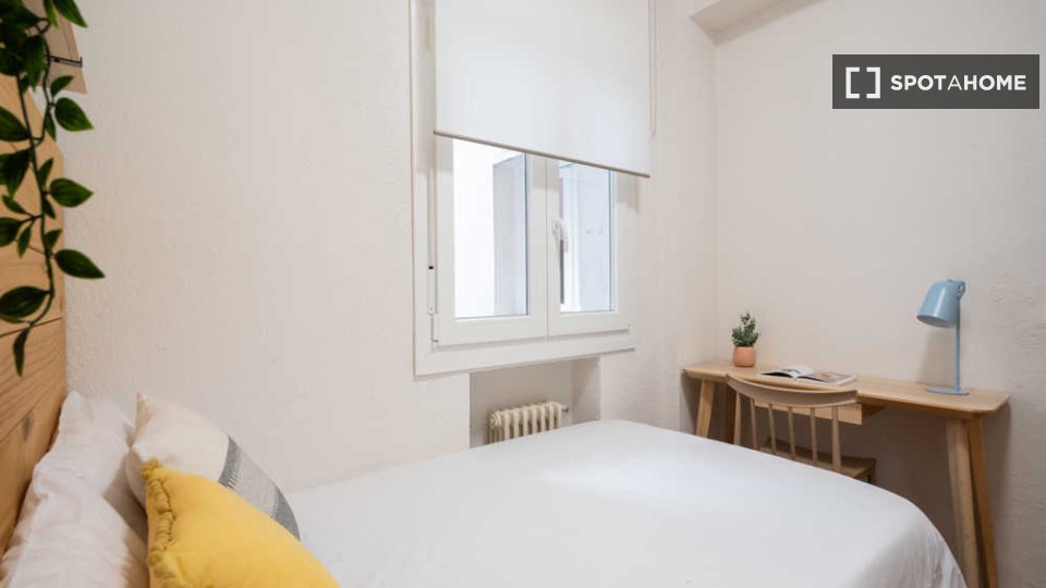 Double room Madrid, 6 beds — photo 33