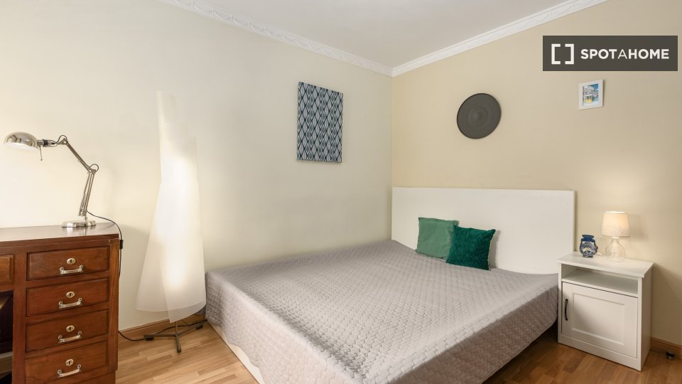 Double room Lisbon, 4 beds, 80m² — photo 1