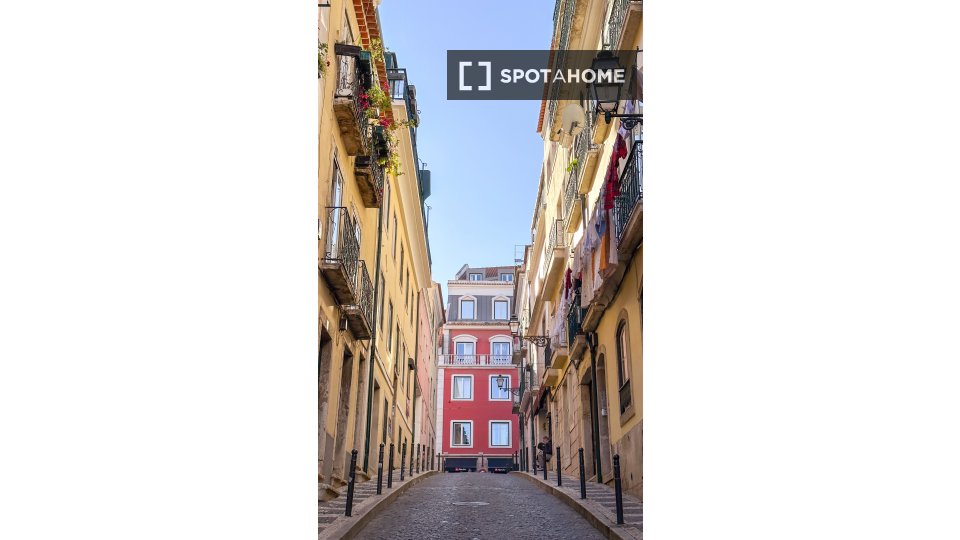 Apartment Lisbon, 2 beds, 100m² — photo 9