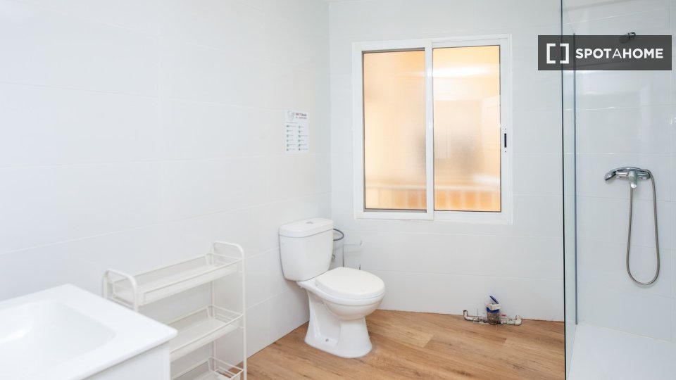 Double room Valencia, 5 beds — photo 11