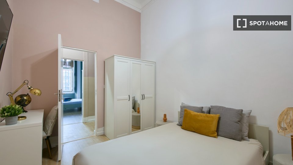 Double room Lisbon, 9 beds — photo 33