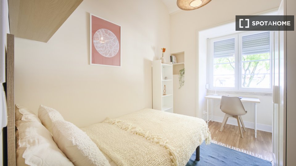 Double room Lisbon, 9 beds — photo 5