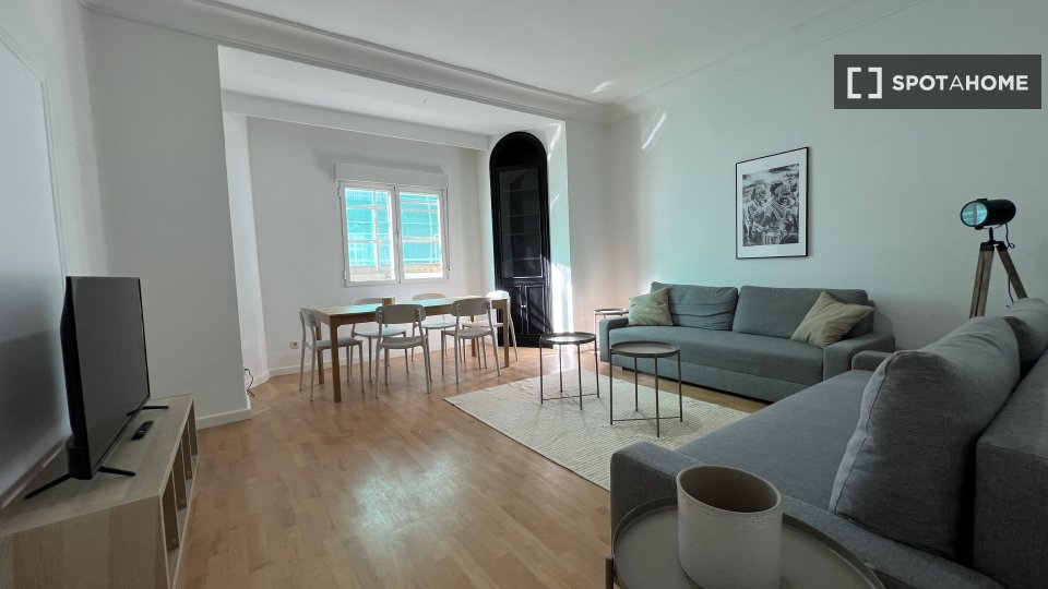 Double room Madrid, 6 beds, 200m² — photo 10