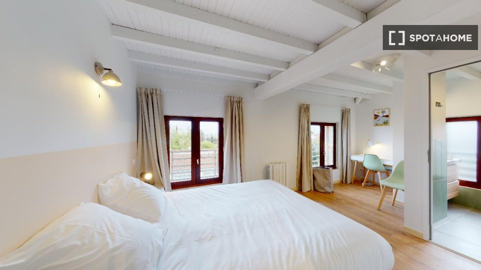 Double room Toulouse, 13 beds — photo 1