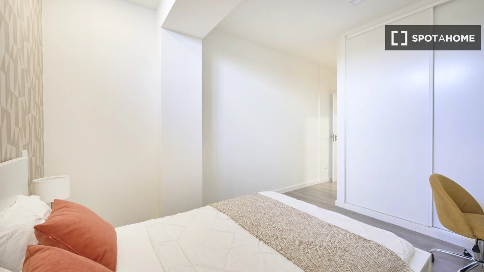 Double room Lisbon, 4 beds — photo 5