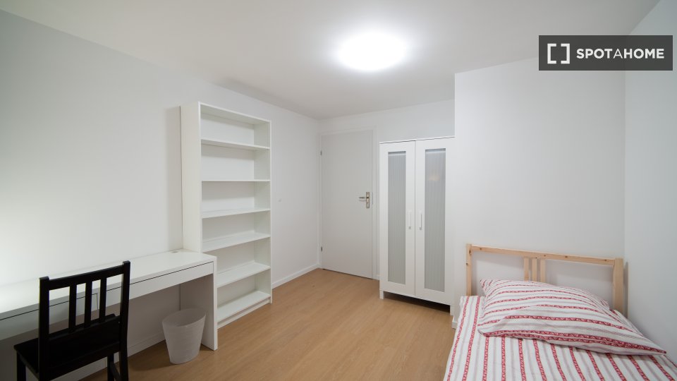 Double room Munich, 4 beds, 102m² — photo 10