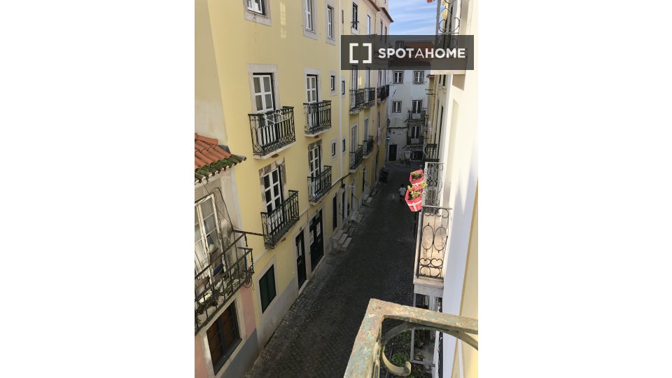 Apartment mono Lisbon, 66m² — photo 1