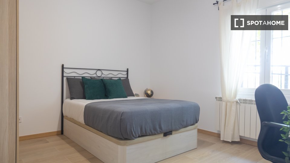 Double room Madrid, 5 beds — photo 13