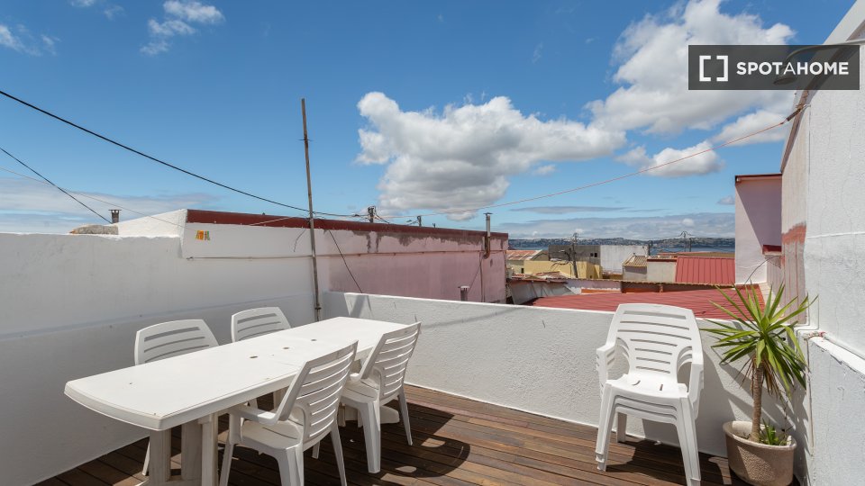 Apartment Lisbon, 2 beds — photo 9