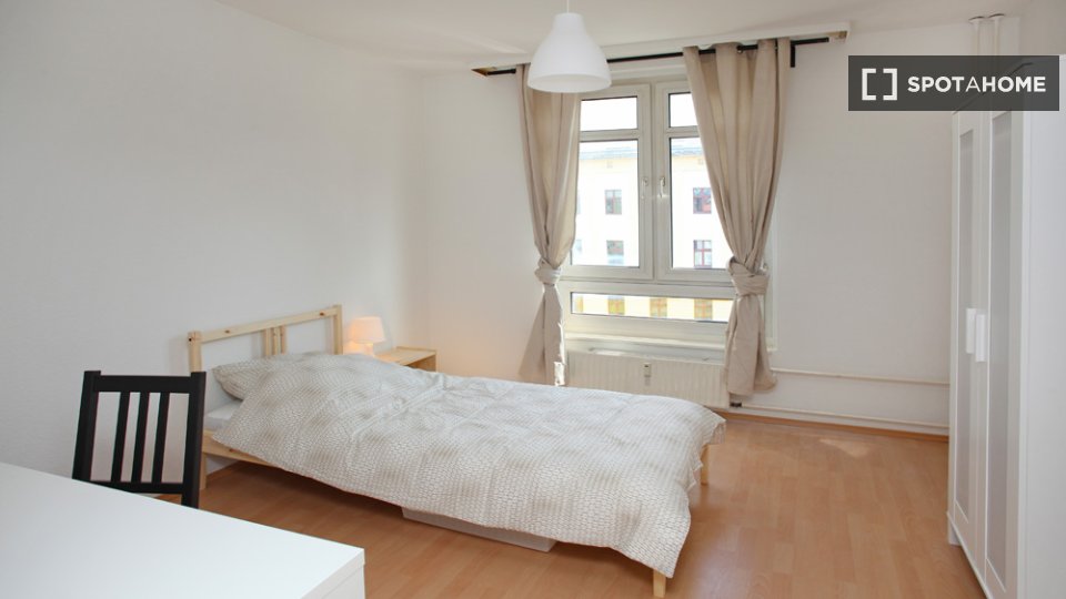Double room Berlin, 4 beds, 81m² — photo 6