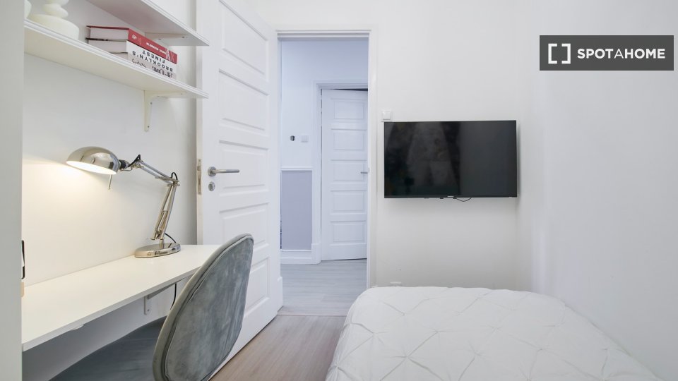 Double room Lisbon, 7 beds — photo 13