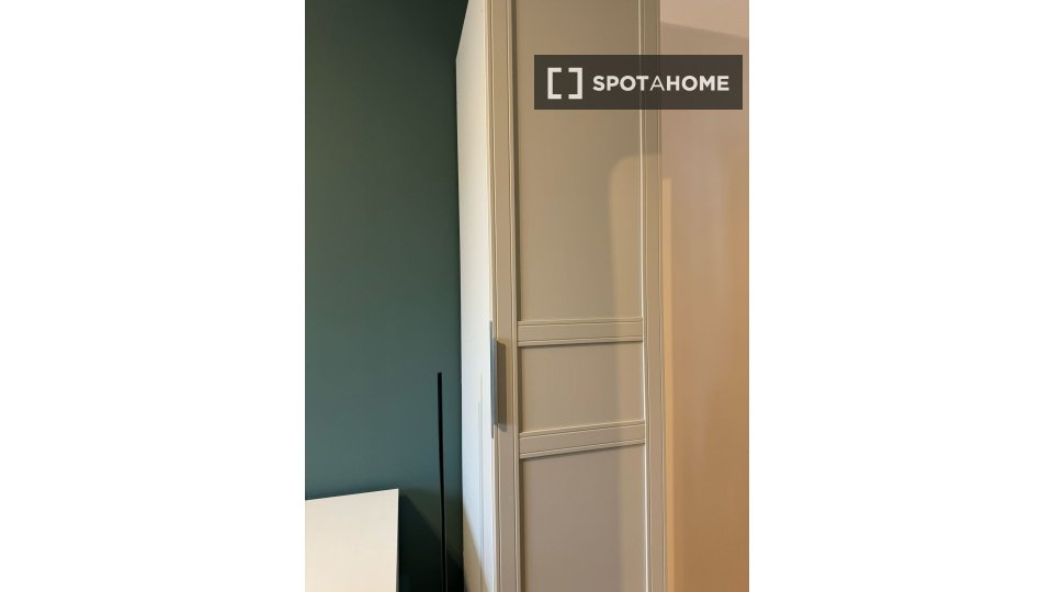Double room Frankfurt, 2 beds, 15m² — photo 2
