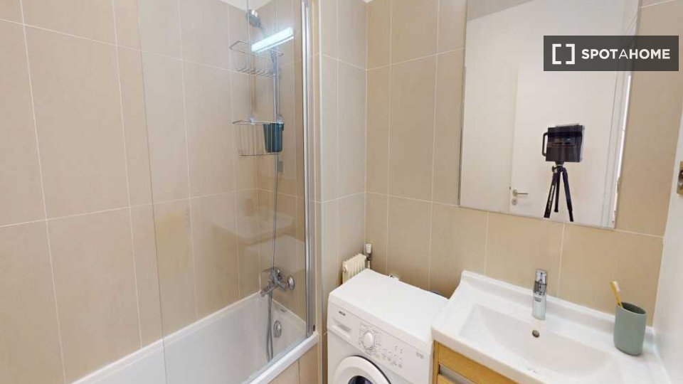 Double room Paris, 5 beds, 110m² — photo 8