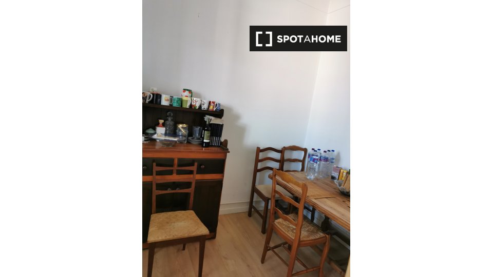 Double room Lisbon, 5 beds — photo 8