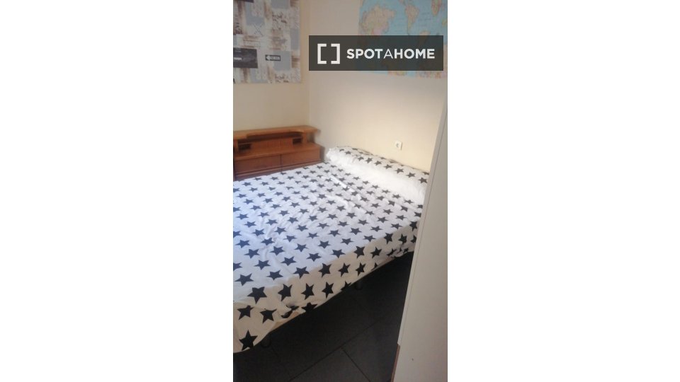 Double room Valencia, 3 beds, 120m² — photo 11