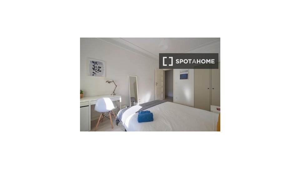 Double room Lisbon, 4 beds — photo 19