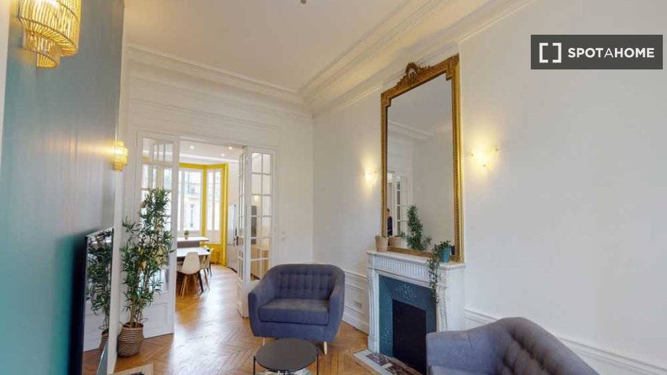Double room Paris, 7 beds, 230m² — photo 5