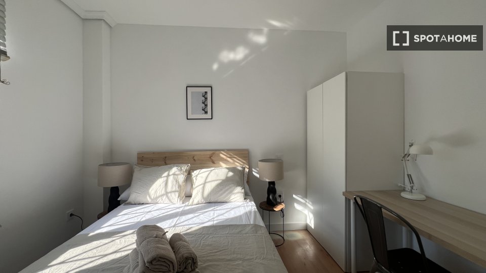 Double room Madrid, 8 beds — photo 3