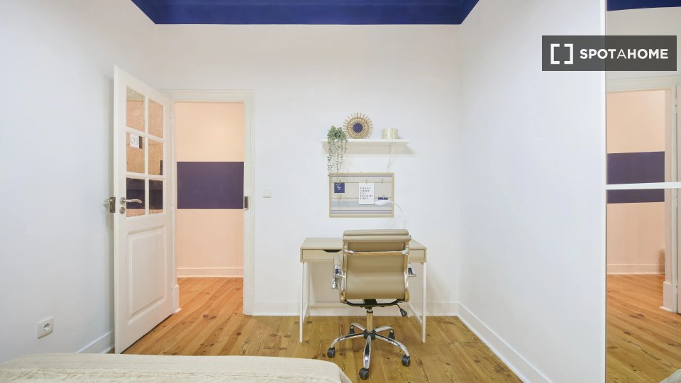 Double room Lisbon, 5 beds — photo 9