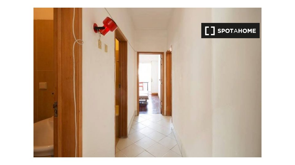 Double room Lisbon, 6 beds — photo 32