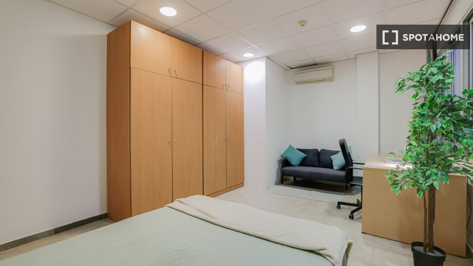 Double room Barcelona, 17 beds, 550m² — photo 9