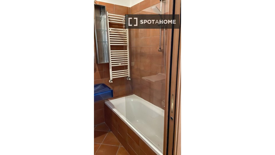 Double room Milan, 2 beds, 77m² — photo 15