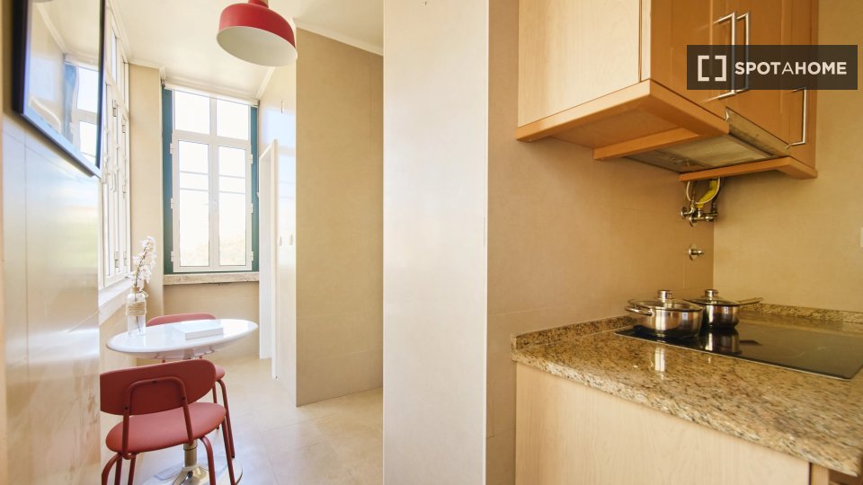 Double room Lisbon, 6 beds — photo 7