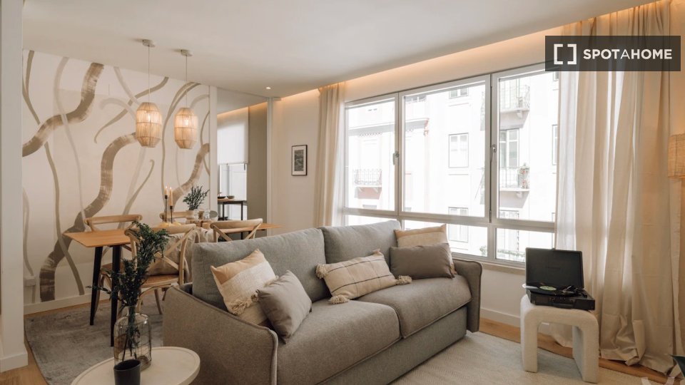 Apartment Lisbon, 1 bed, 57m² — photo 16