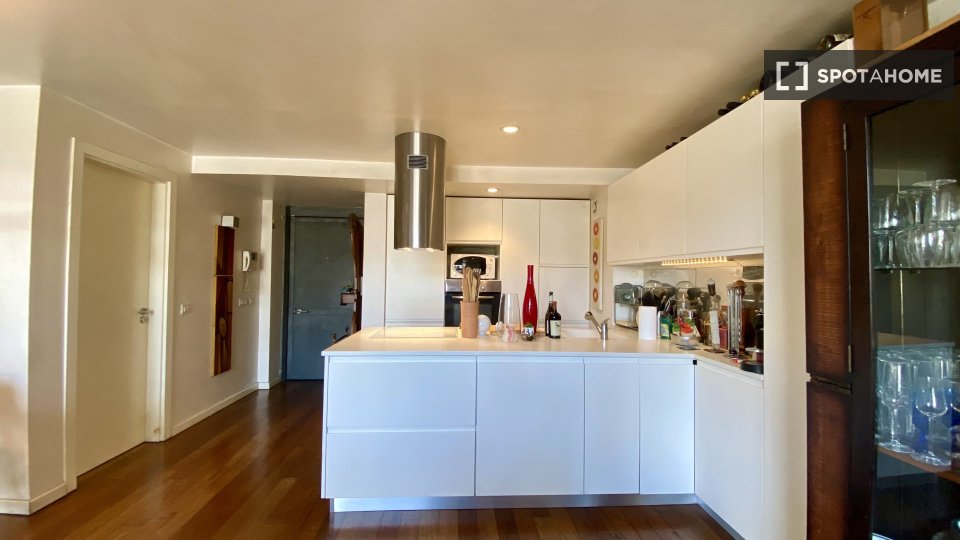 Apartment Lisbon, 2 beds, 190m² — photo 5