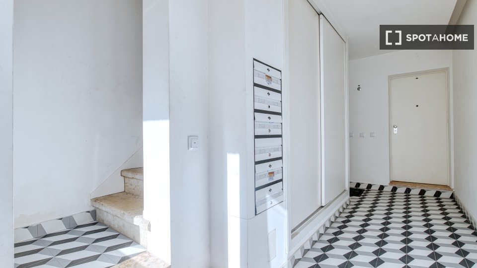Apartment Lisbon, 1 bed, 51m² — photo 7