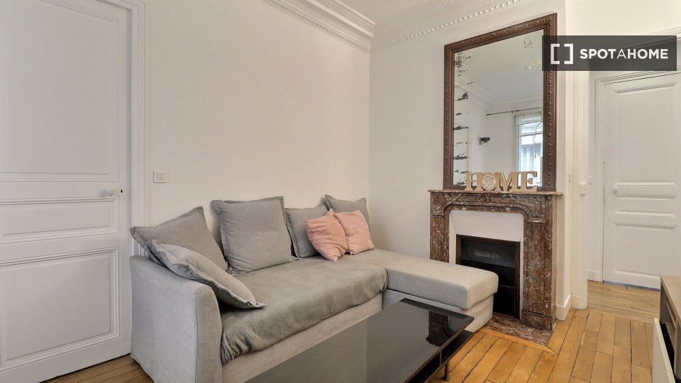 Appartamento con 1 camera da letto in affitto a Grandes Carrières-Clichy - en París