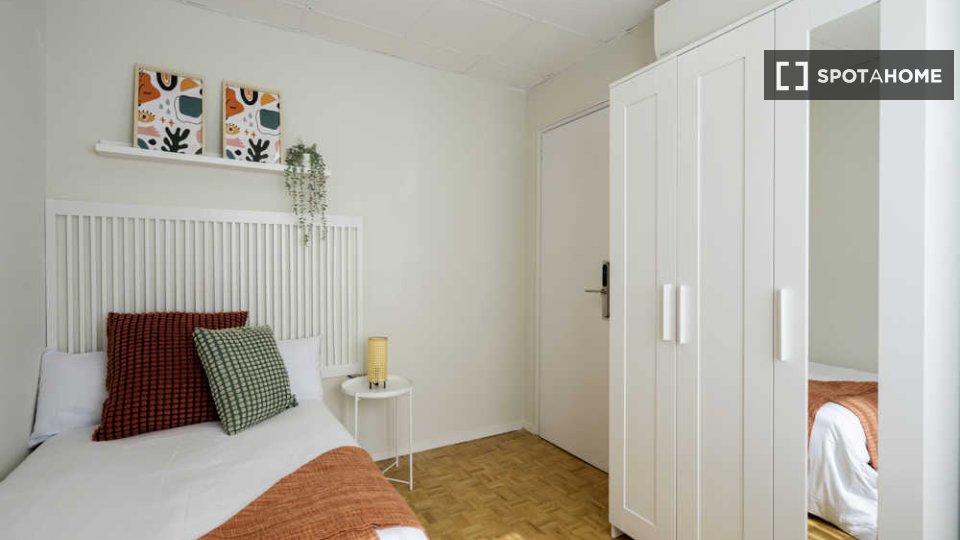 Double room Madrid, 8 beds — photo 37