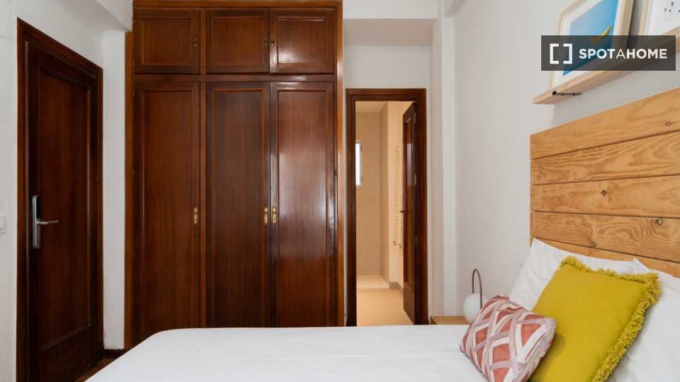 Double room Madrid, 6 beds — photo 11