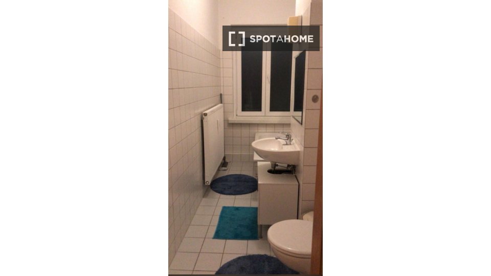 Double room Berlin, 2 beds, 18m² — photo 5