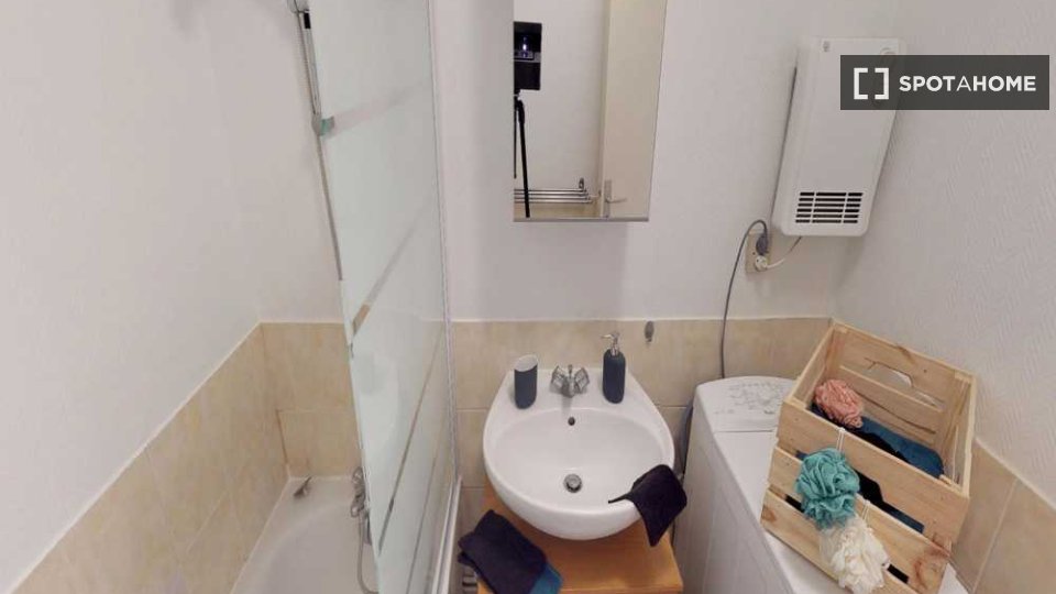Double room Lille, 4 beds, 70m² — photo 11