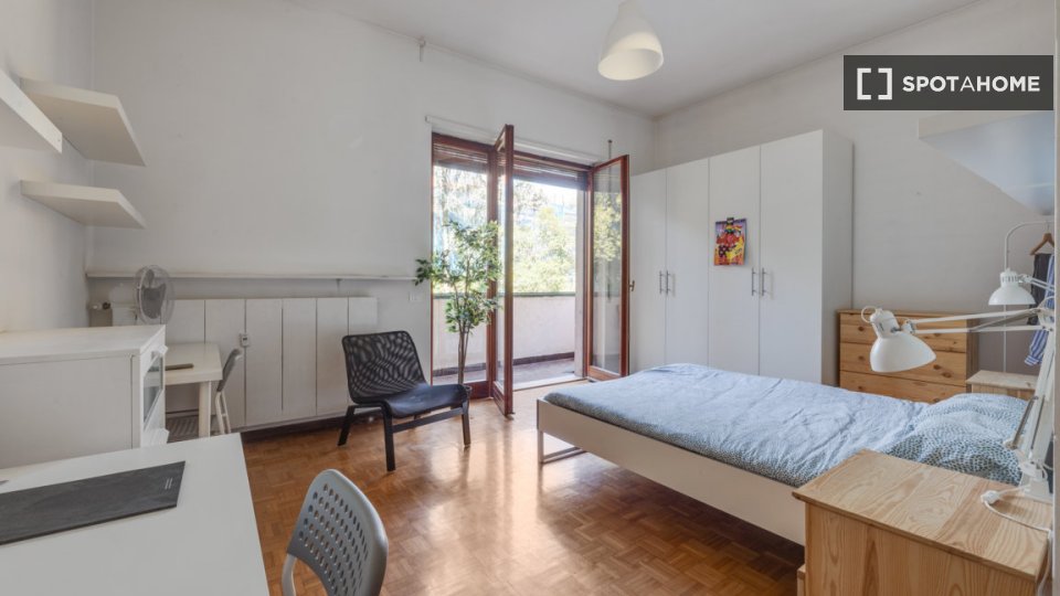 Double room Milan, 3 beds, 93m² — photo 1