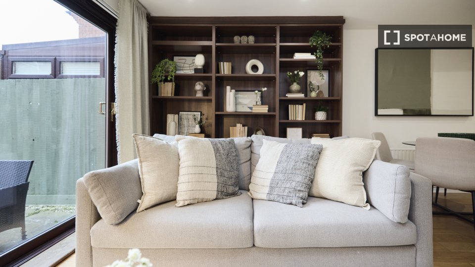 Apartment London, 2 beds, 58m² — photo 12