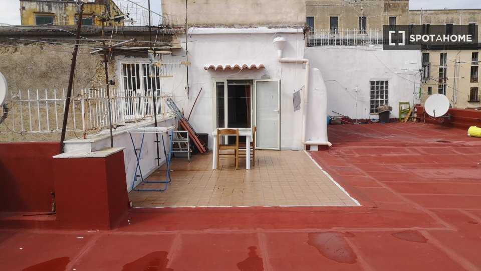 Double room Naples, 3 beds, 110m² — photo 9