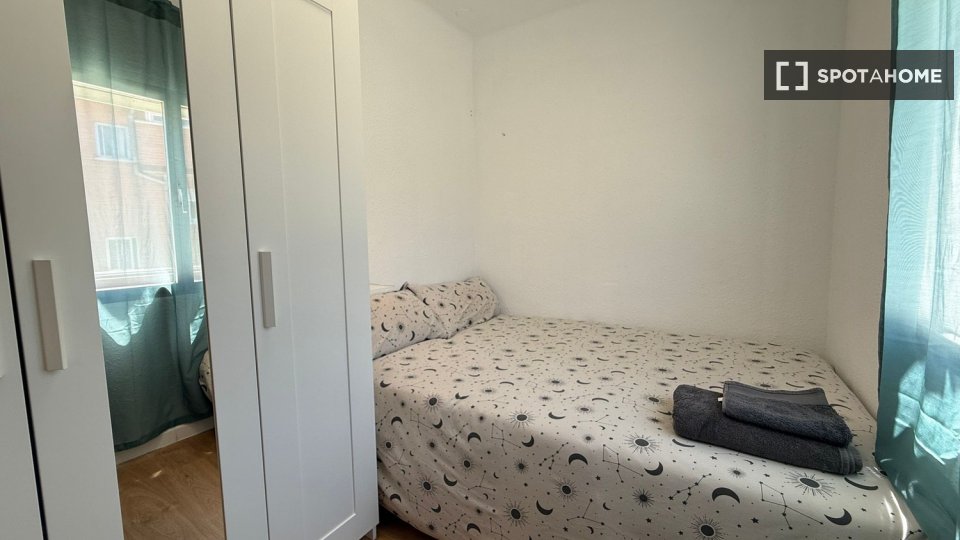 Double room Madrid, 4 beds — photo 18