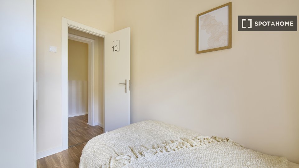 Double room Lisbon, 11 beds — photo 18